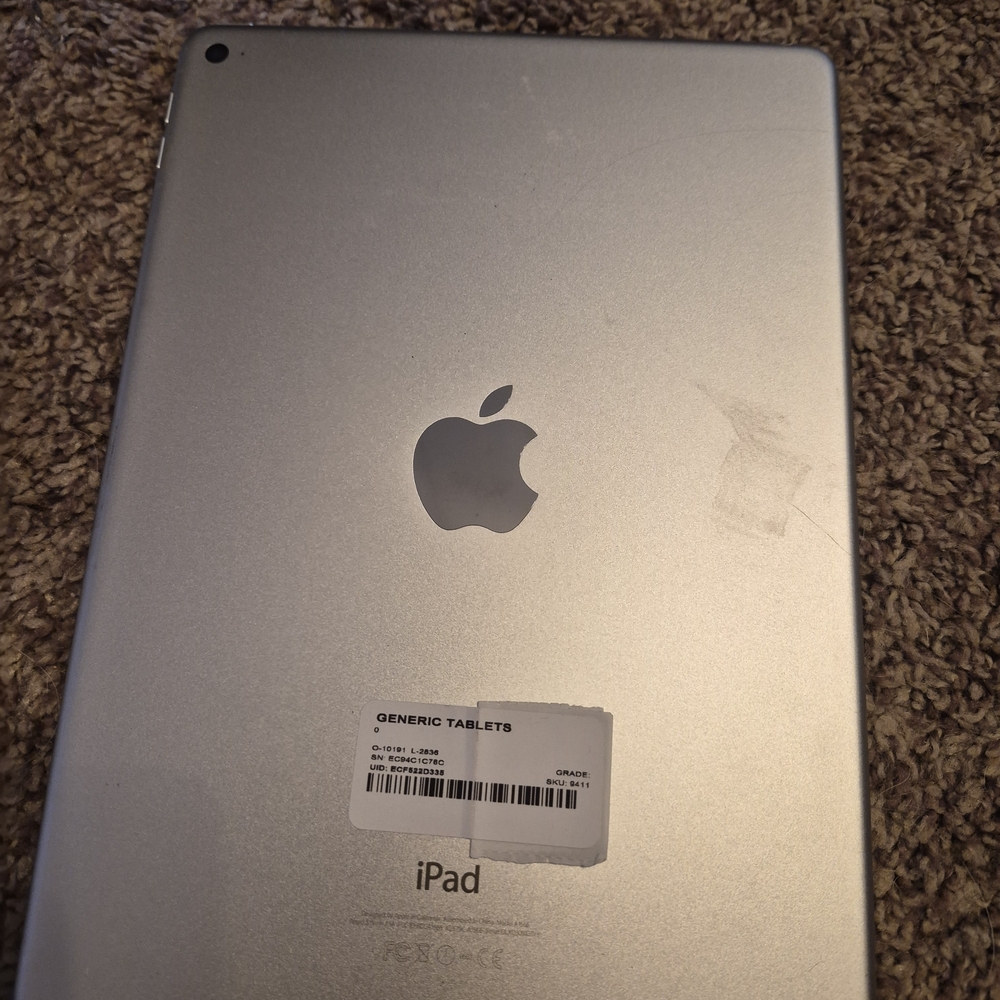 Apple iPad Silver Back Tablet with Apple Logo
